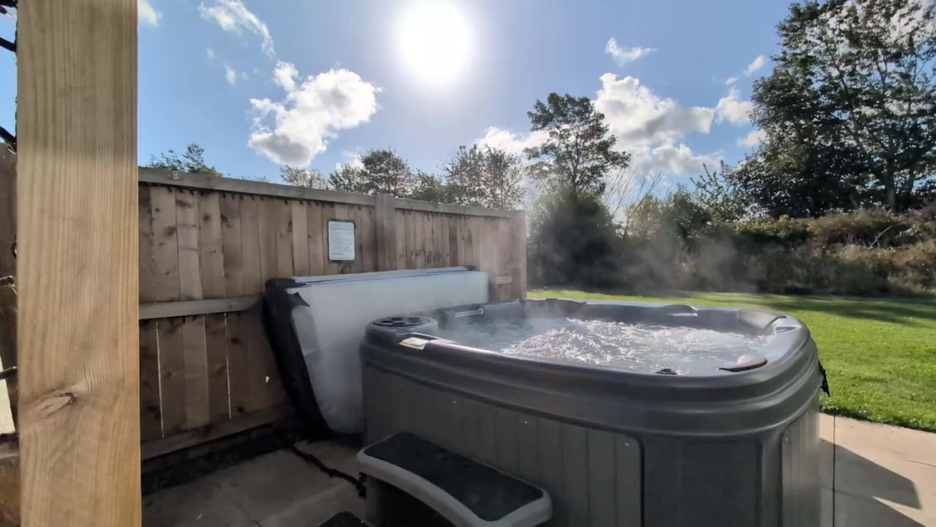 Swift Burgundy Hot tub
