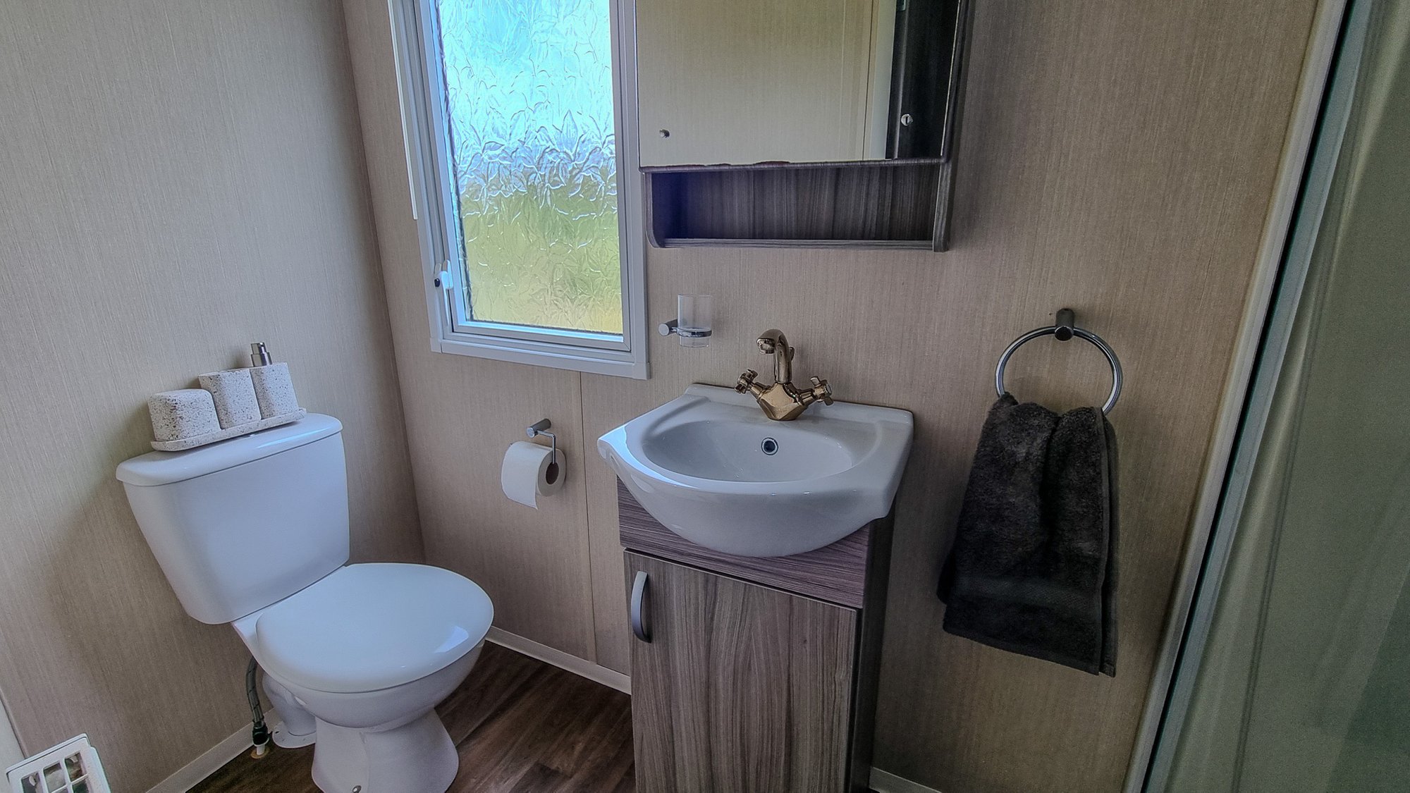 Swift Moselle Master Bathroom