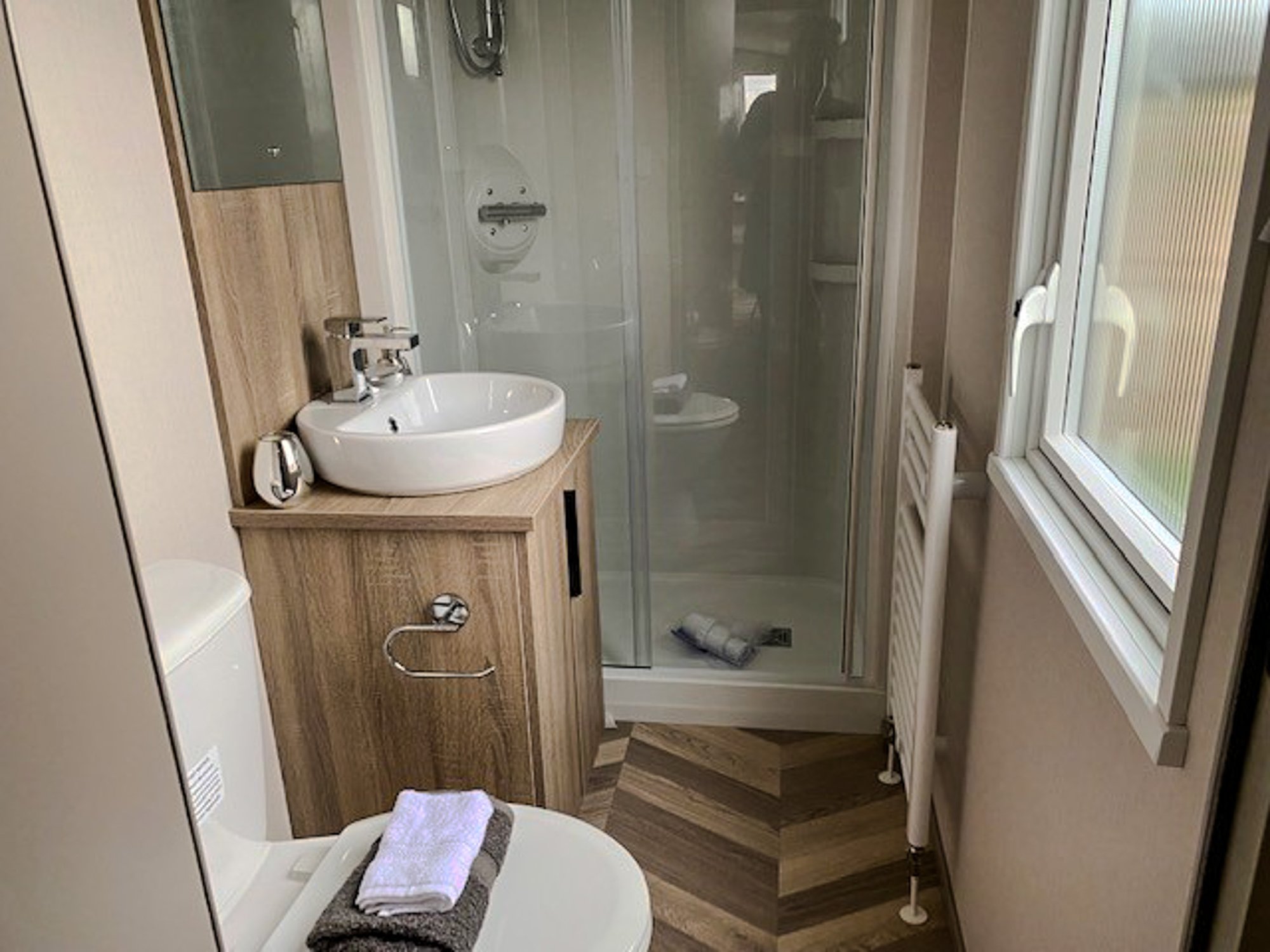 Victory Stonewood Bathroom