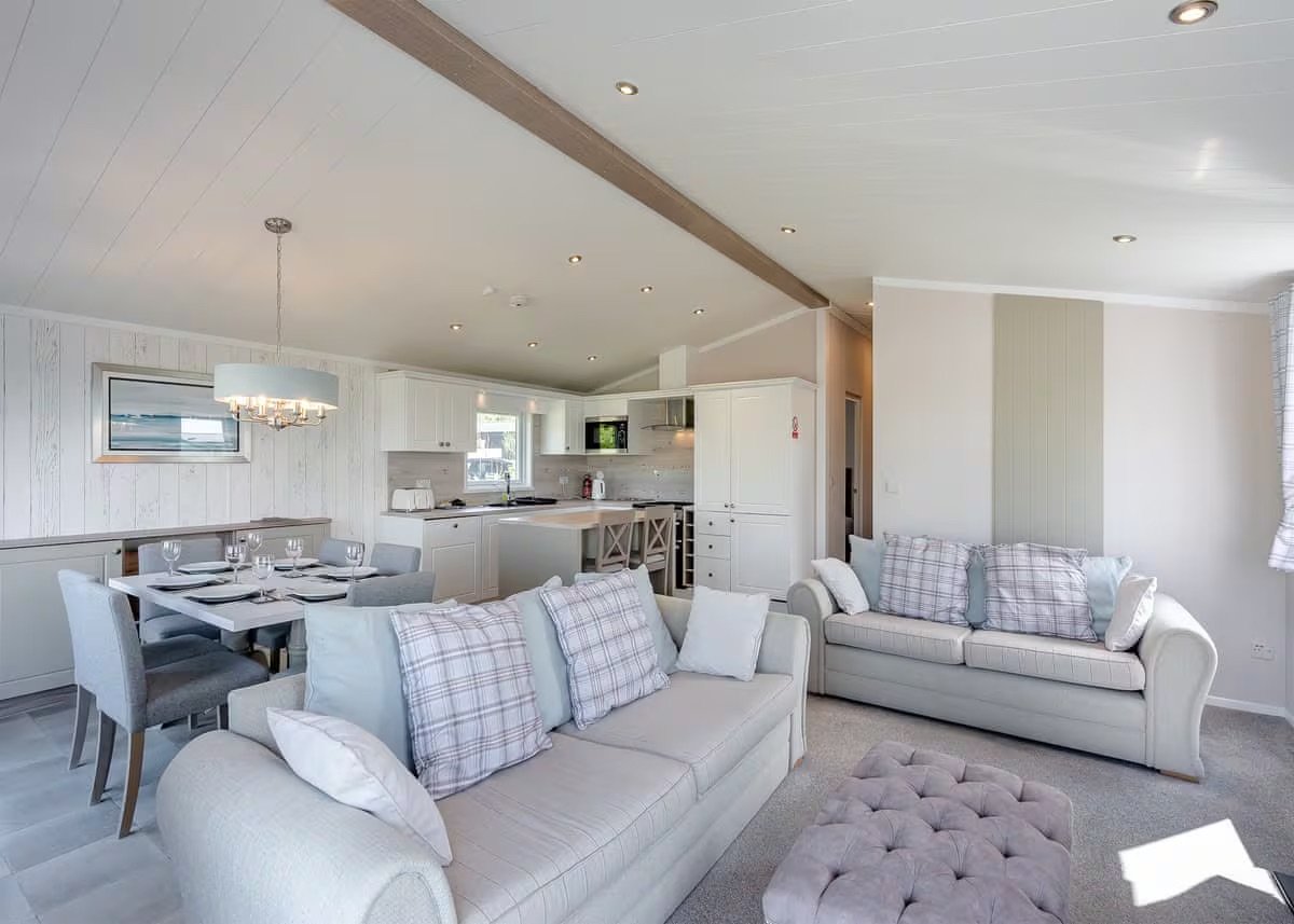 Swift Edmonton Lodge Living Area 
