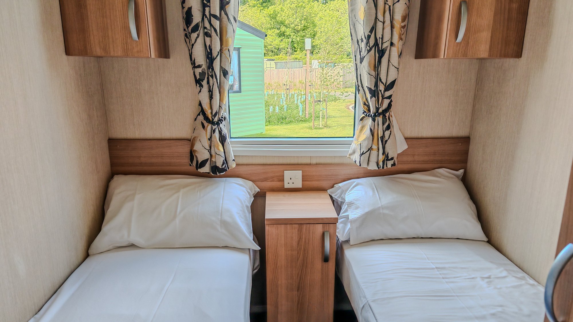 Swift Bordeaux Twin Bedroom