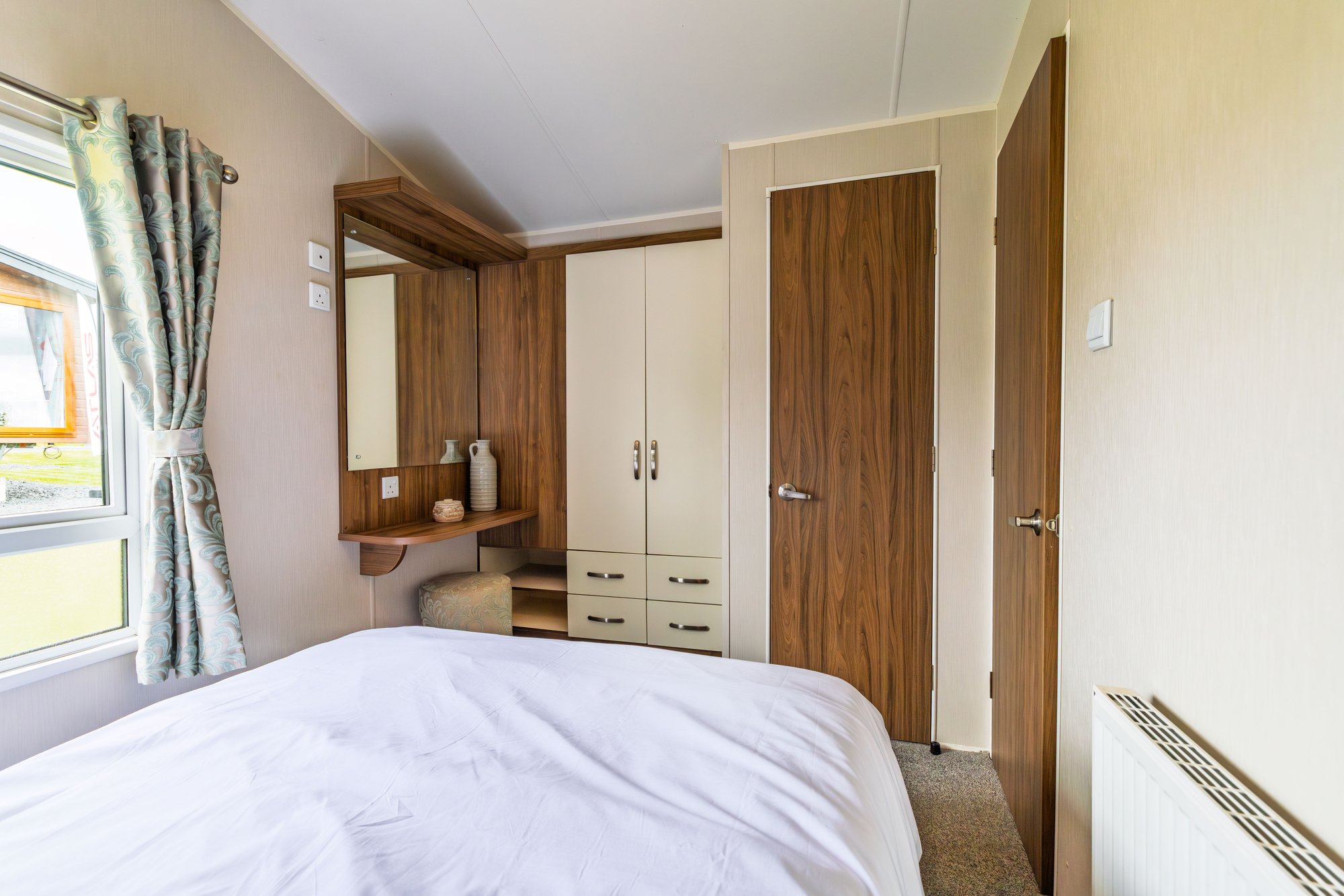 Willerby Avonmore Wardrobes & Dresser 