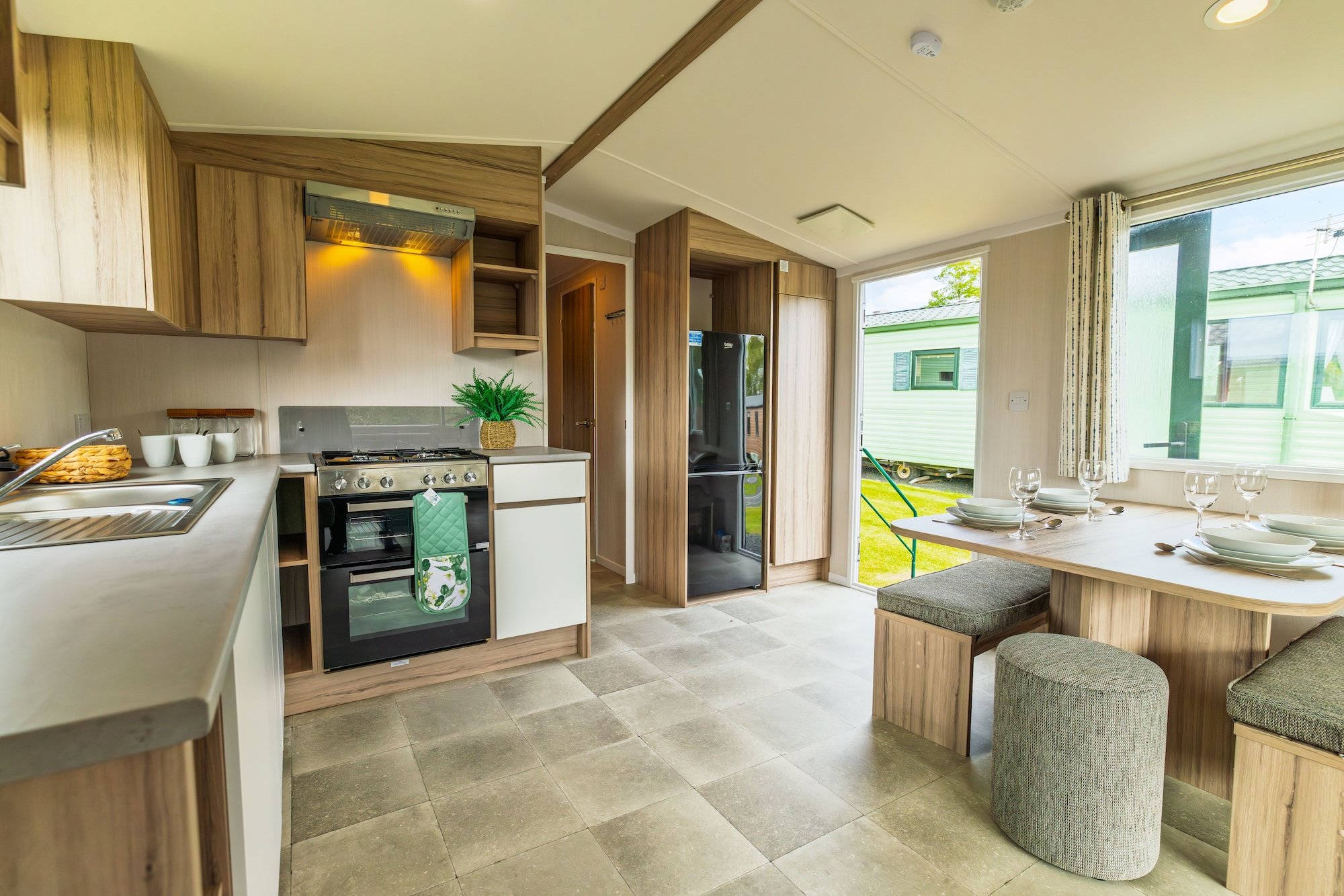 Swift Royan Kitchen & Dining