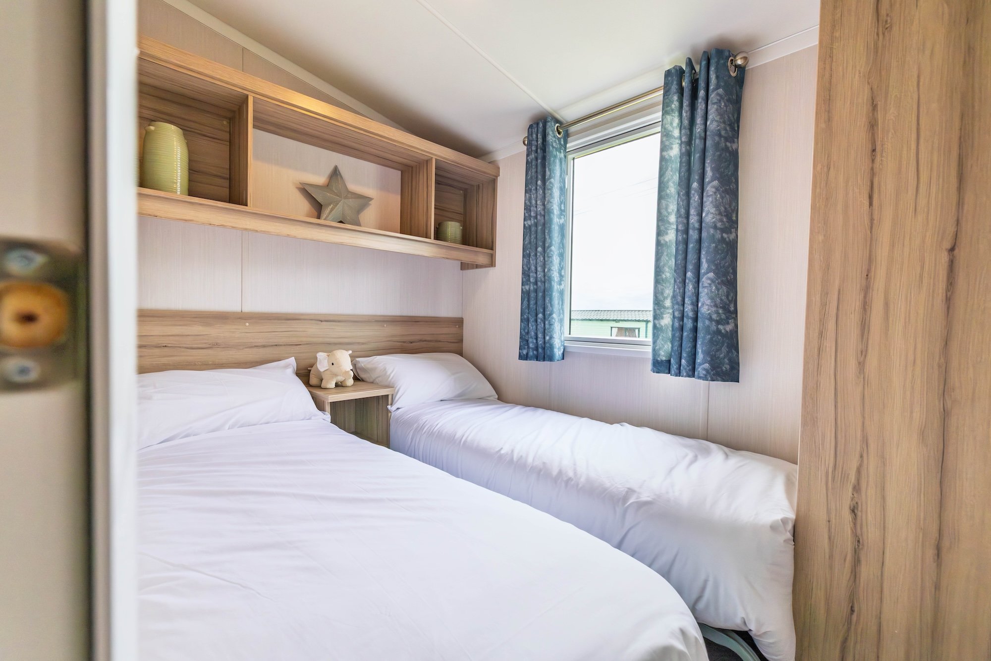 Swift Royan Twin Bedroom