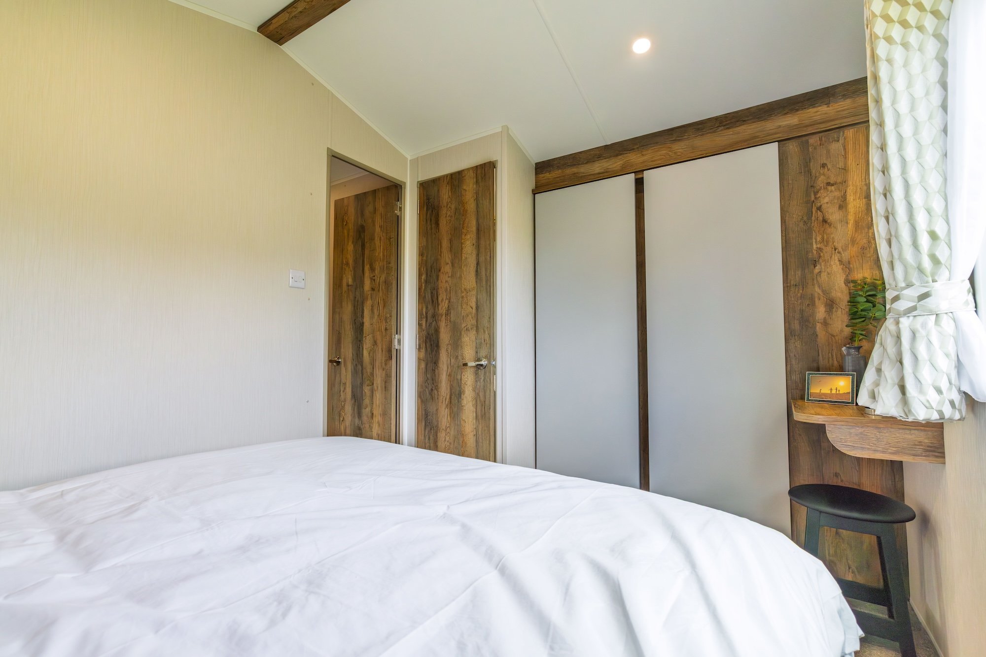 Willerby Brookwood Wardrobes & Ensuite