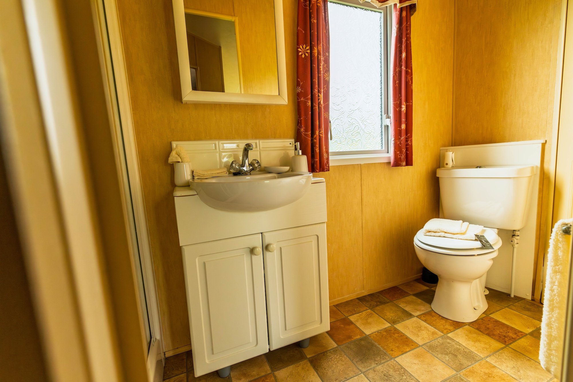 Willerby Countrystyle Bathroom