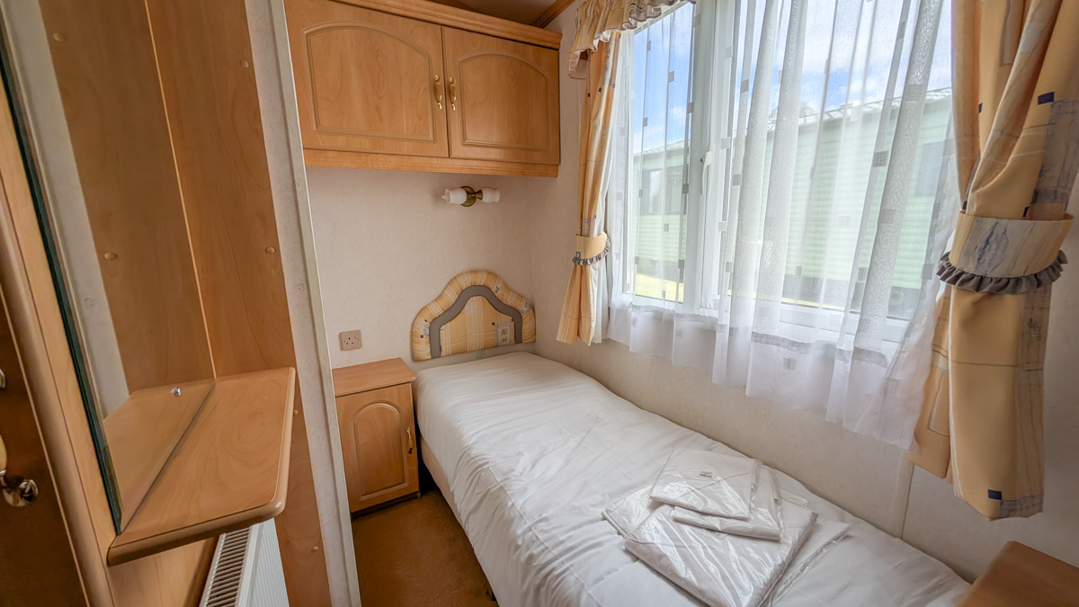 Carnaby Roxburgh - Twin Bedroom